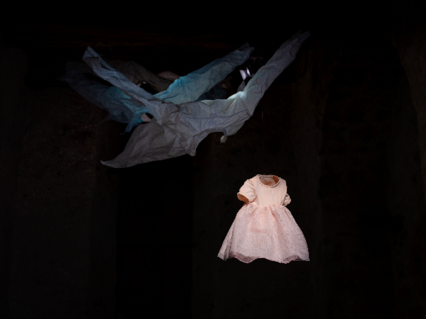 Protection, oeuvre de Kaarina Kaikkonen - Instants Sensibles