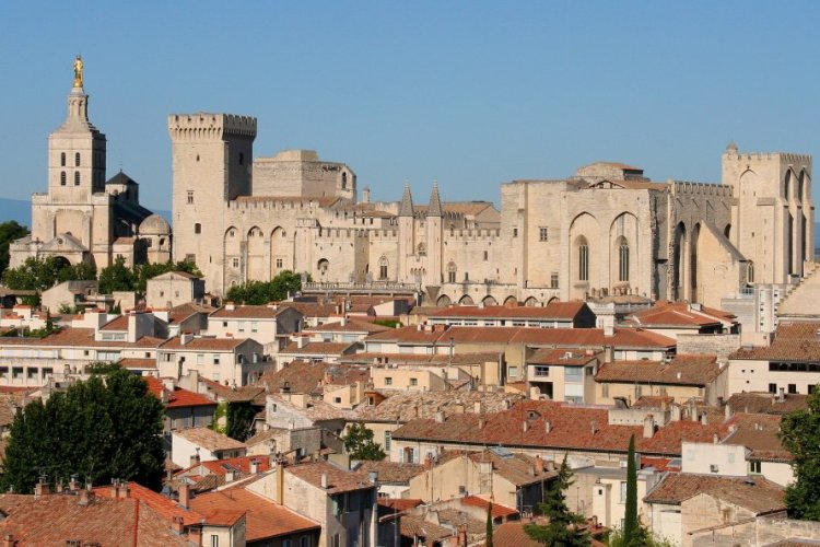 Le Palais des Papes. - © Marco DESSCOULEURS - Fotolia