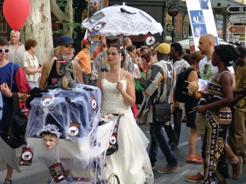 Ambiance de rue lors du festival d'Avignon. - © BISET Valérie / Coll. CDT Vaucluse