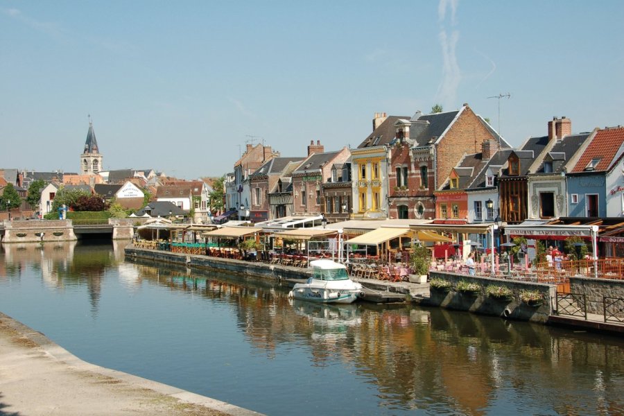 Chevaliers et gentes dames célèbrent la 24e édition de la Fête au Bord de l'Eau d'Amiens.