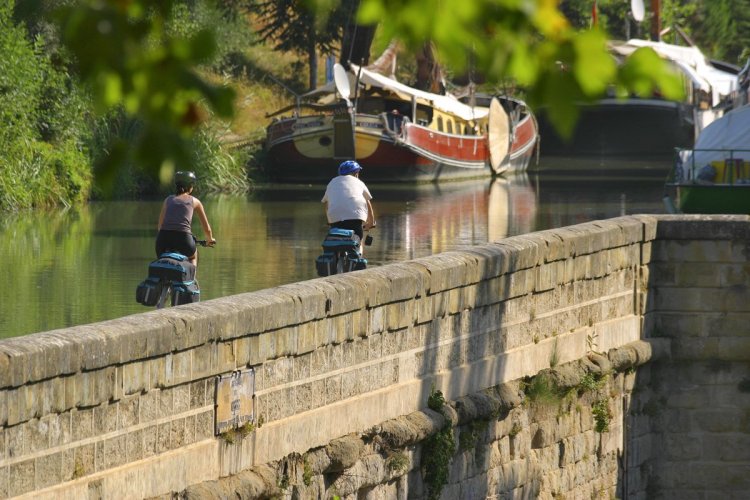 Vélo sur le canal du midi - © vélo canal du midi_Gilles Deschamps