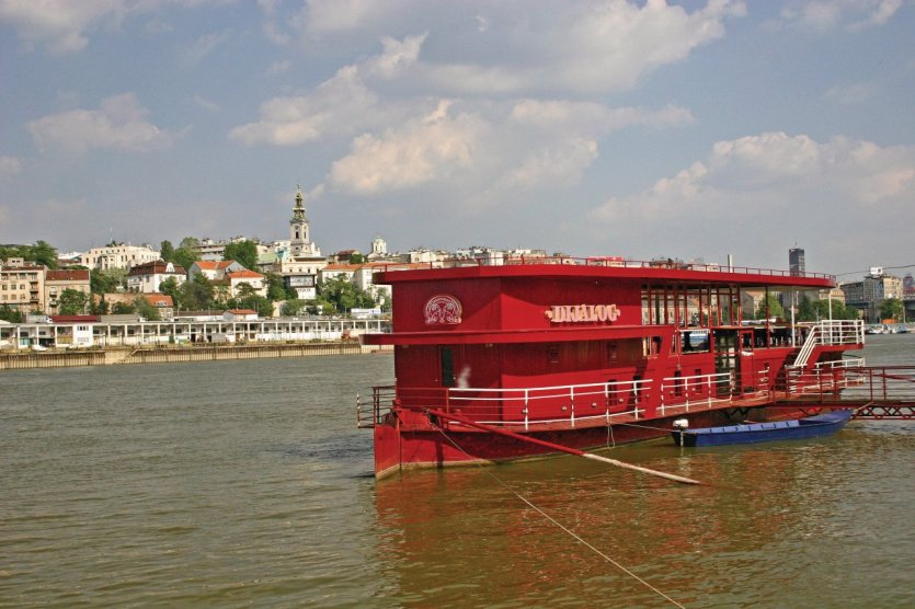 Save, péniche et Kalemegdan. - © National Tourism Organisation of Serbia
