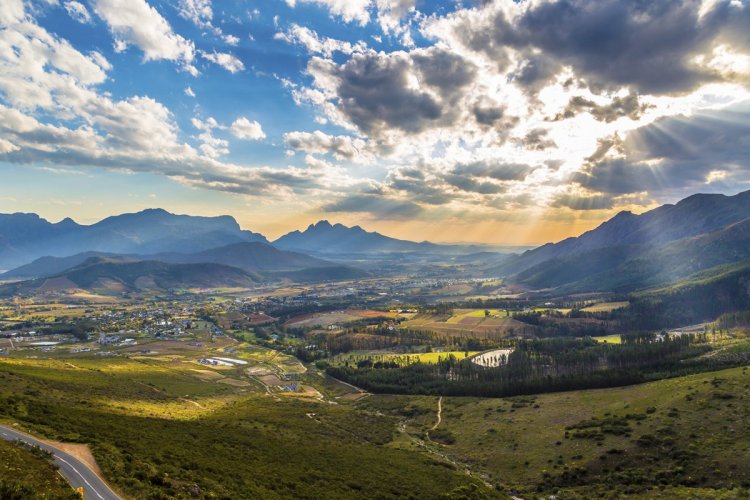 Vignes, Franschhoek, Afrique du Sud - © Straystone - iStockPhoto.com