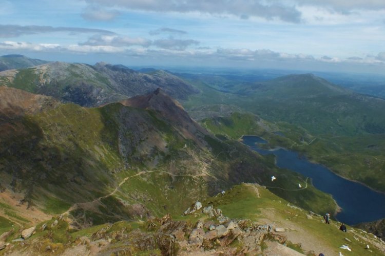 Le sommet de Snowdon offre des vues incroyables sur la région. - © Maxence PEIGNE