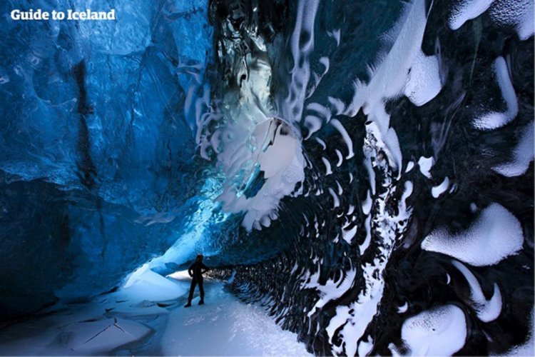 - © D.R. Guide to Iceland