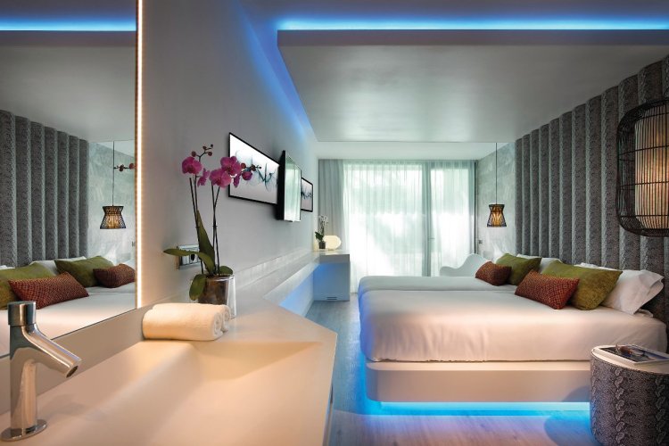 - © Hard Rock Hotel