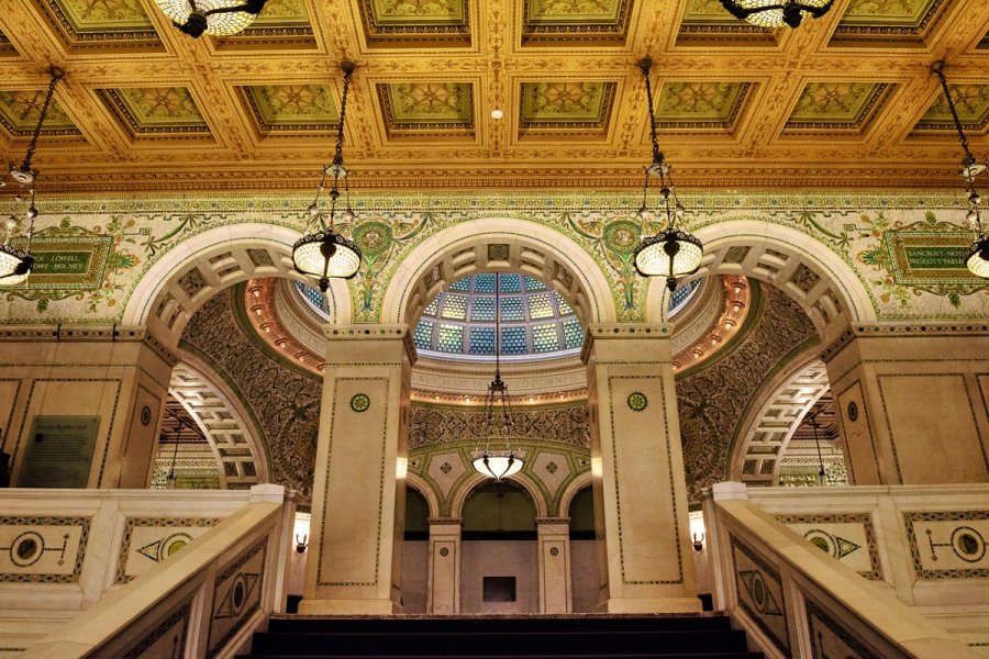 guide de voyage, L'intérieur du Chicago Cultural Center. - © stevegeer - istockphotos