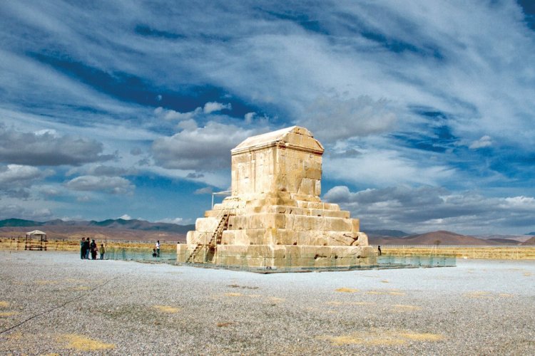 Un des vestiges de Pasargades. - © MARCOPOLO IRAN TOURING CO