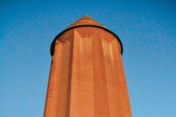 Le haut de la tour Gonbad-e Qabus. - © MARCOPOLO IRAN TOURING CO