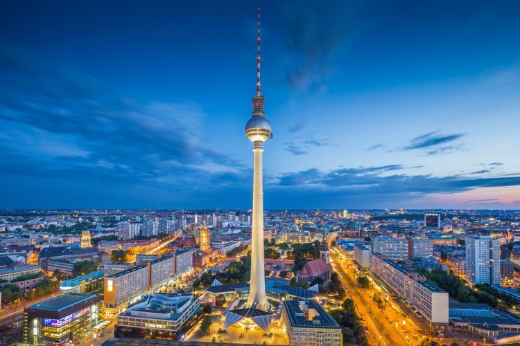 Fernsehturm - © Canadastock - Shutterstock.com