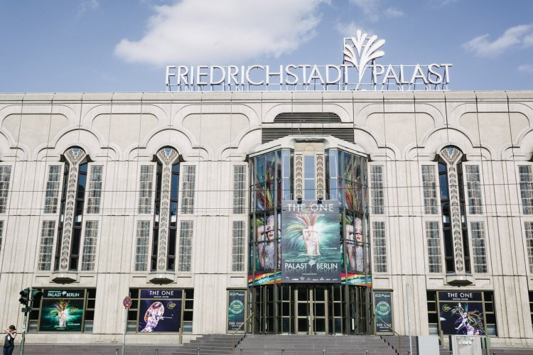 Friedrichstadtpalast - © Michael Jay - Shutterstock.com