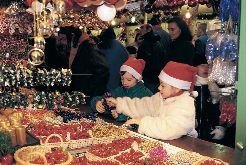 Marché de Noël - place Broglie - Strasbourg. - © S. NICOLAS - ICONOTEC