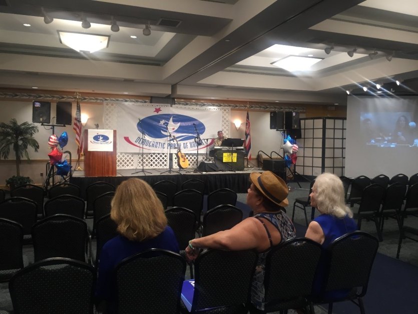 QG du Parti démocrate à Honolulu, au moment des résultats des élections présidentielles, le 8 novembre 2016 - © Saliha HADJ-DJILANI