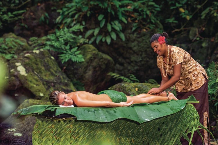 - © FIJI TRAVEL