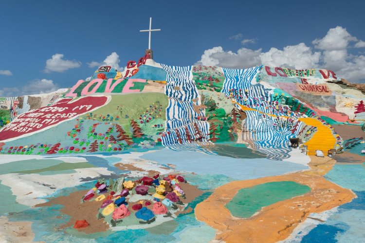 Salvation Mountain - © Nagel Photography - Shutterstock
