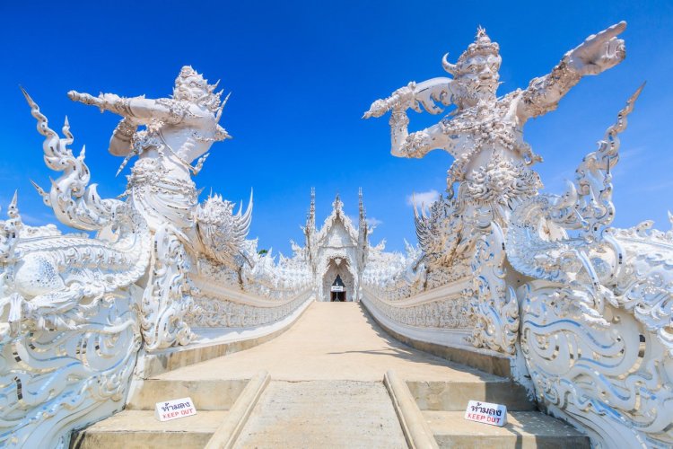Wat Rong Khun ou White Temple - © apiguide - Shutterstock.com