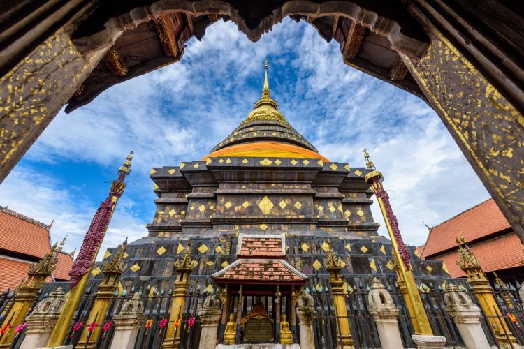 Wat Phrathat Lampang Luang - © bouybin - Shutterstock.com