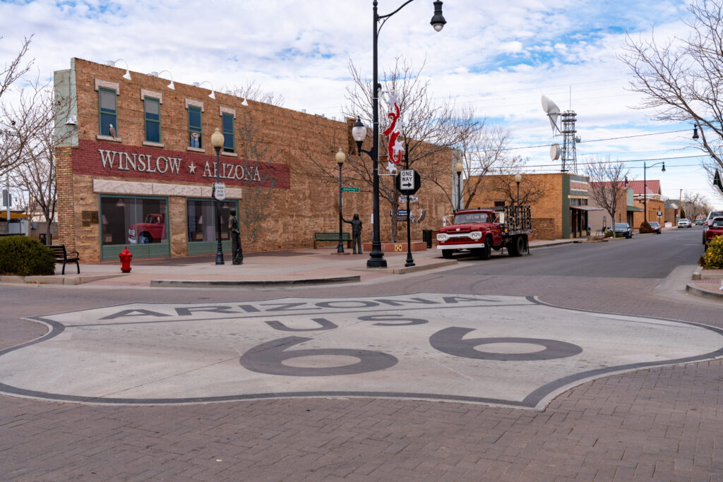 Route 66 incontournables :  Standin' on the Corner, Arizona