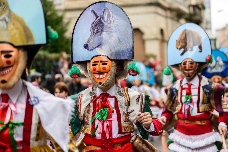 Le Carnaval de Verin - © Luis Cagiao - Shutterstock.com