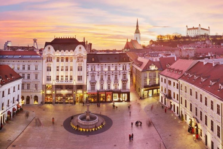 Place principale de Bratislava - © Patrick V