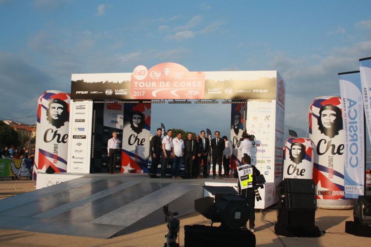 Le podium de départ - © Xavier BONNIN