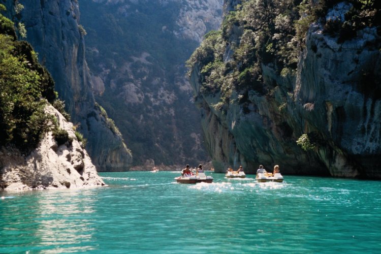 Bateaux à pédales dans les gorges du Verdon - © VINCENT FORMICA