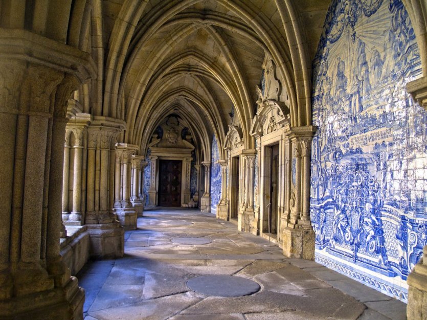 Cloître de la Sé de Porto. - © neirfy