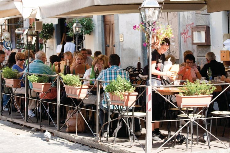 Terrasse de restaurant. - © Maxence GORREGUES