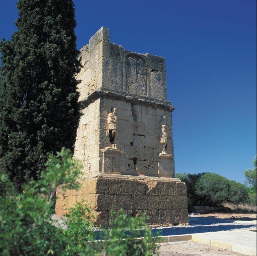 Tour des Scipions. - © Photo Tourisme Espagnol