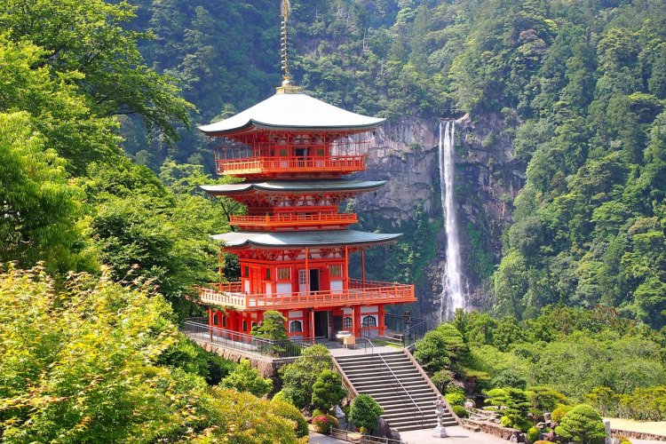 Pagode Seiganto-ji à Nachikatsuura, Kumano. - © Maxime DRAY