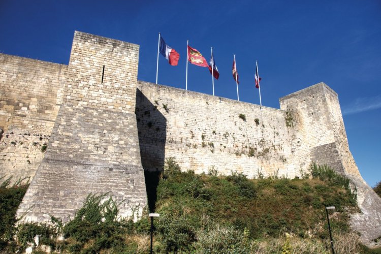 Large enceinte fortifiée du château ducal - © Emmanuel LE PRIVE