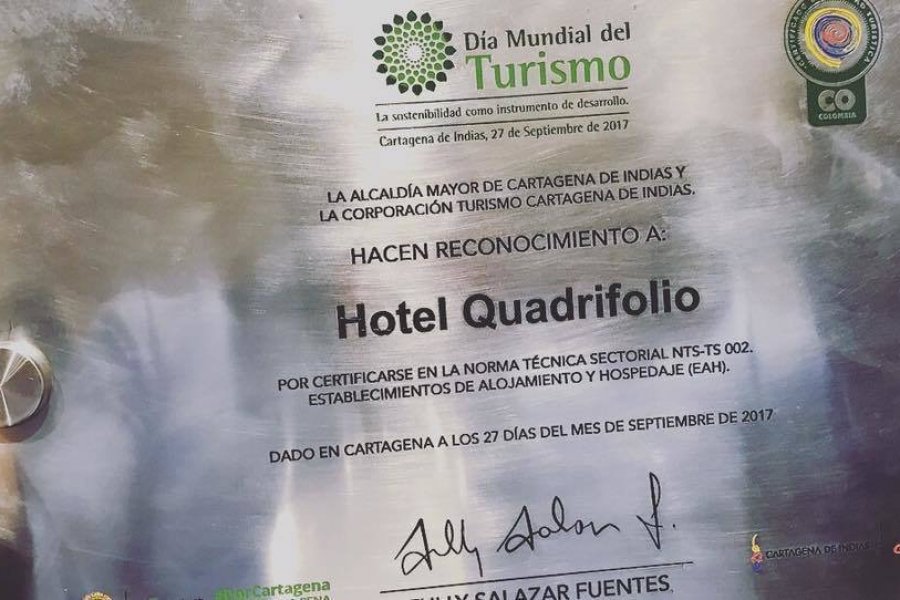 La reconnaissance offerte à l'hôtel par Alcadía Mayor de Cartagena de Indias et Turismo Cartagena.
