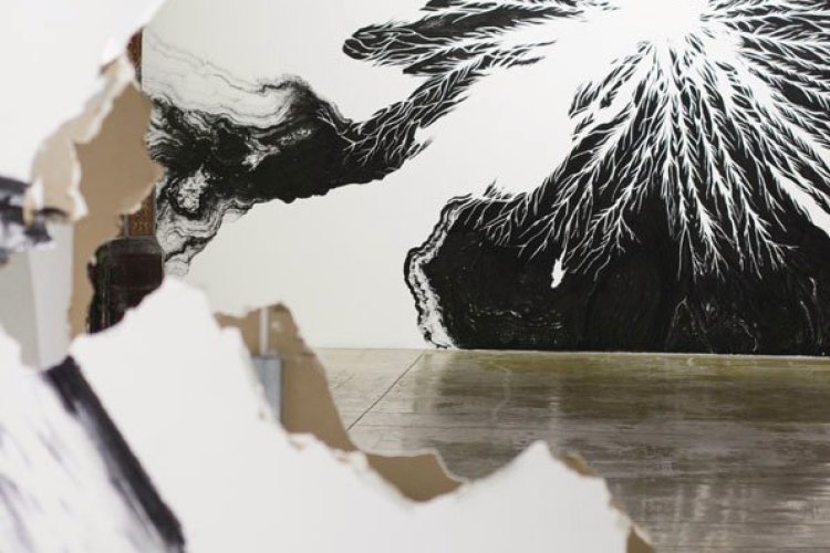 Charge 2014 – Encre sur mur – 700x460cm Détail D’après William George Armstrong (Décharge électrique au travers de plaques photographiques, 1897) Réalisation In Situ - © Anne-Charlotte ERIAU