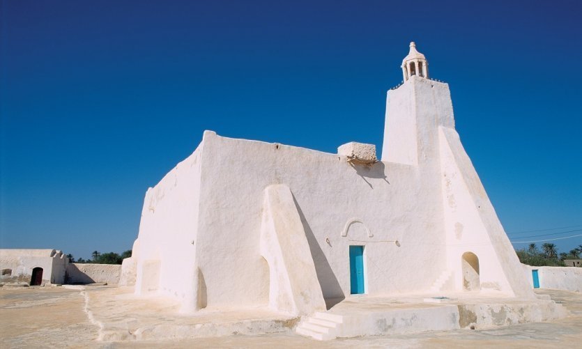 Mosquée sur la route vers Midoun. - © Author's image