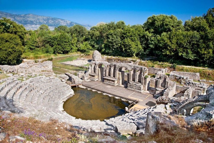 L'amphithéâtre du site archéologique de Butrint - © master 2