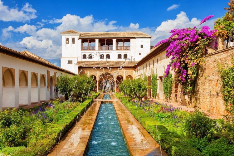 L'Alhambra de Grenade - © Jose Ignacio Soto - Shutterstock.com