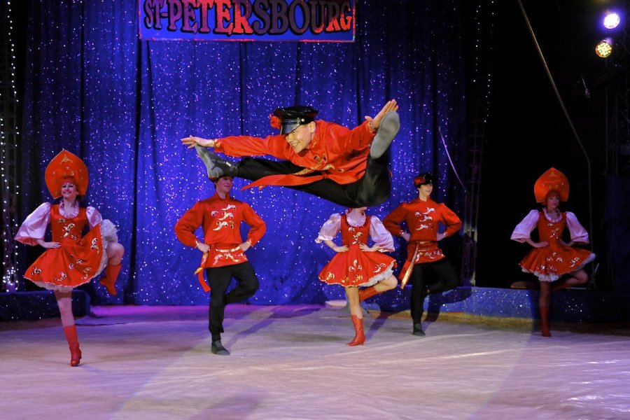 Grand Cirque de Saint-Pétersbourg dans la région du 30 Octobre au 12 novembre .