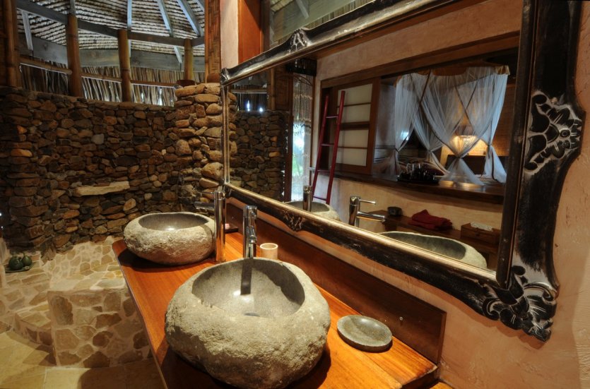 L'une des superbes salles de bains - © Green Lodge
