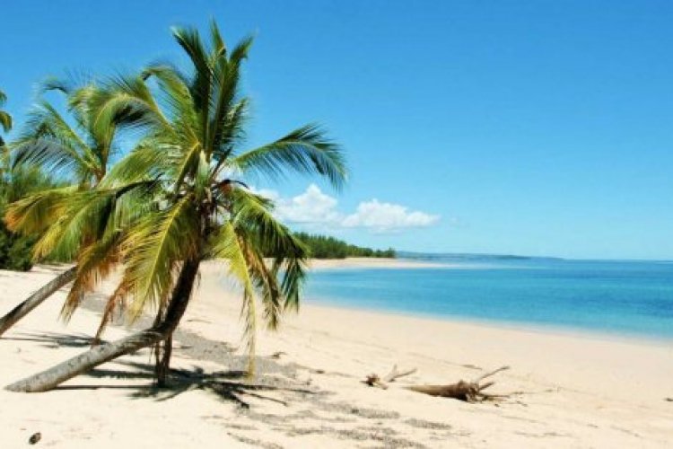 - © TOUR MALIN MADAGASCAR