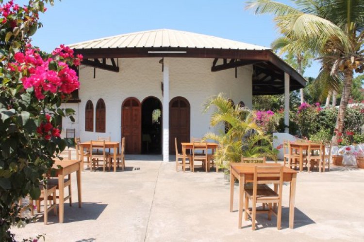 - © SUN BEACH HOTEL