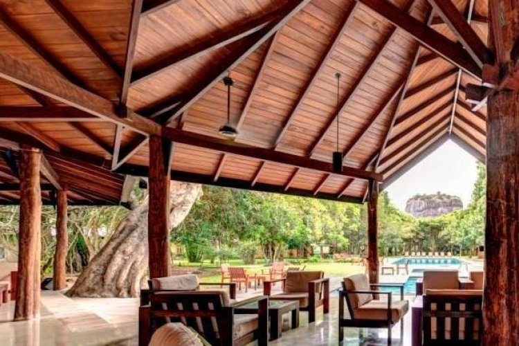 - © HOTEL SIGIRIYA