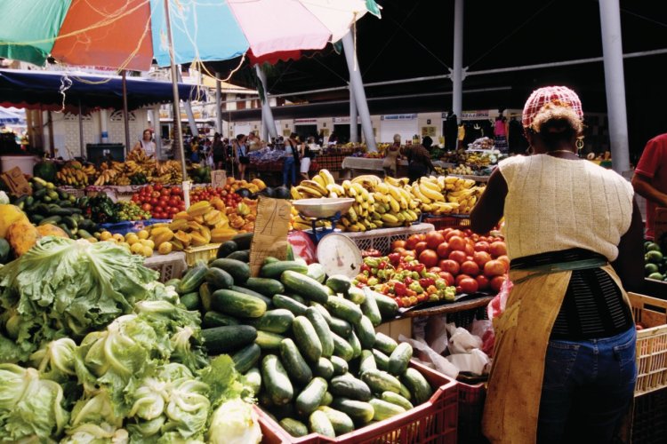 Marché de Basse-Terre. - © Vincent FORMICA
