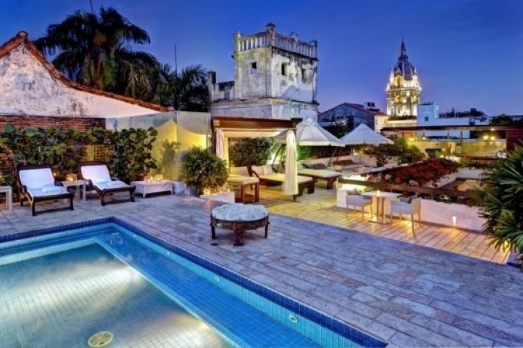 - © HOTEL LM A LUXURY BOUTIQUE HOTEL
