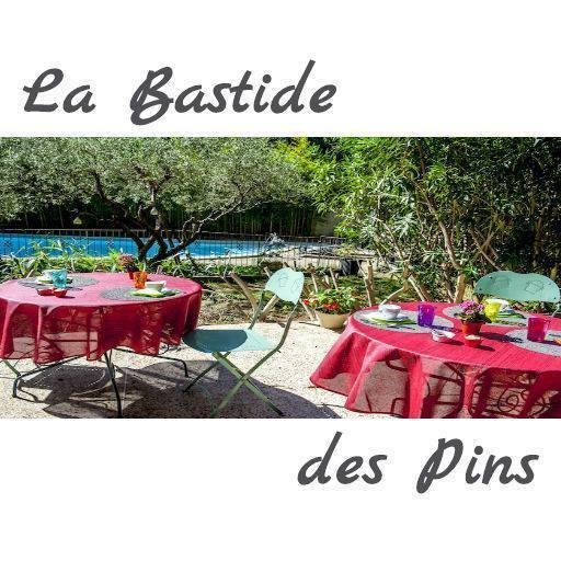 - © LA BASTIDE DES PINS