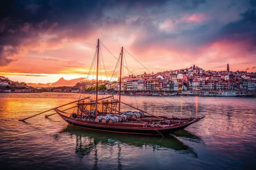 Le fleuve Douro, longeant la ville de Porto. - © Onfokus