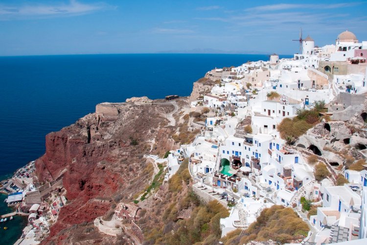 - © Mistervlad - Shutterstock.com