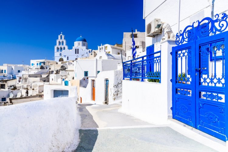 - © cge2010 - Shutterstock.com