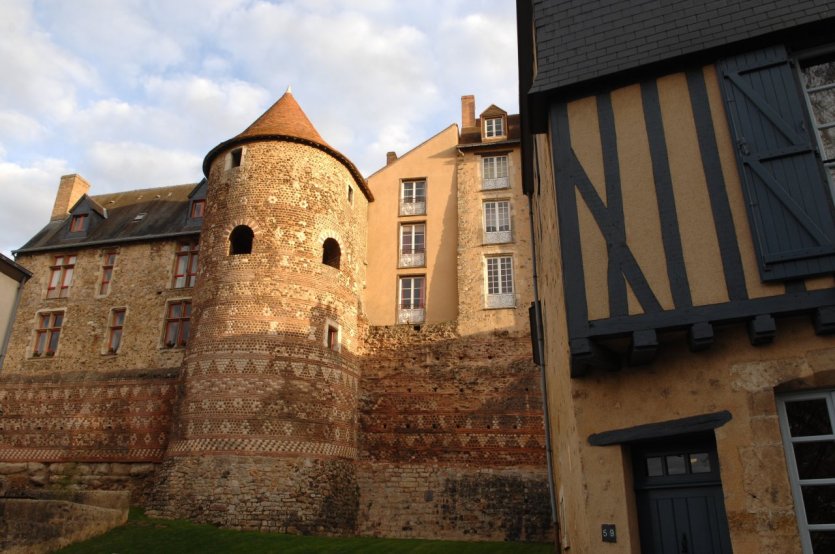 Tour du Vivier de l'enceinte gallo-romaine, Le Mans. - © Gilles Moussé / Ville du Mans