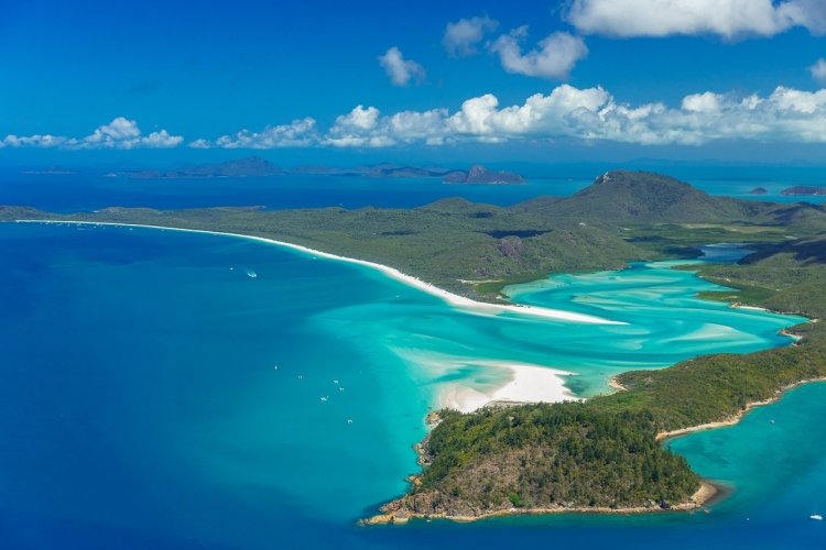 Whitehaven Beach - © Tourism & Events Queensland