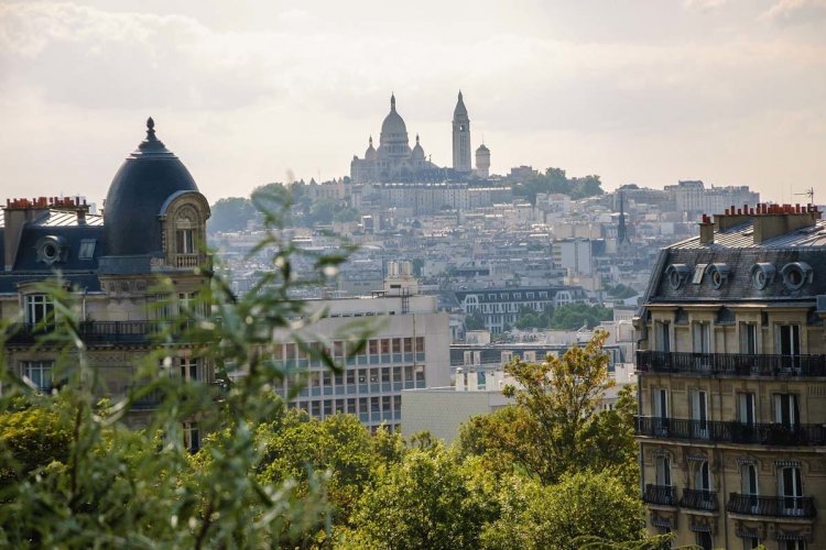 Vue depuis le parc des Buttes-Chaumont - © Elena Dijour